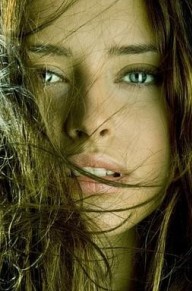 艾妮安娜·卡布罗尔